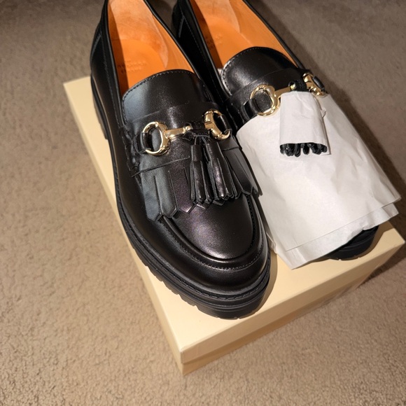 Sezane Black Loafers with Gold Accents - Picture 8 of 9